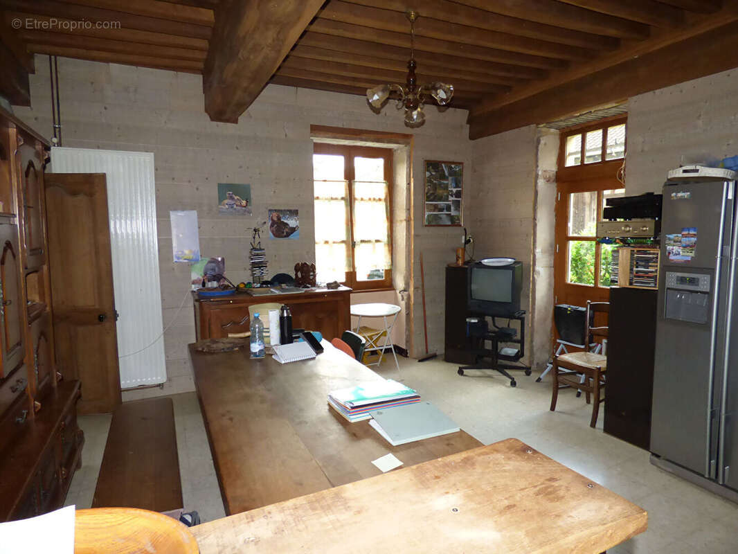 Maison à SAINT-TRIVIER-DE-COURTES