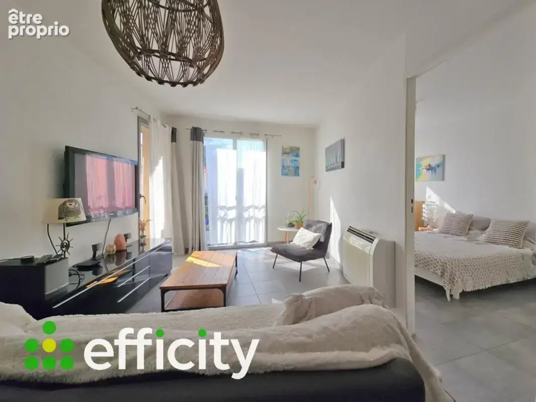 Appartement à ROQUEBRUNE-SUR-ARGENS
