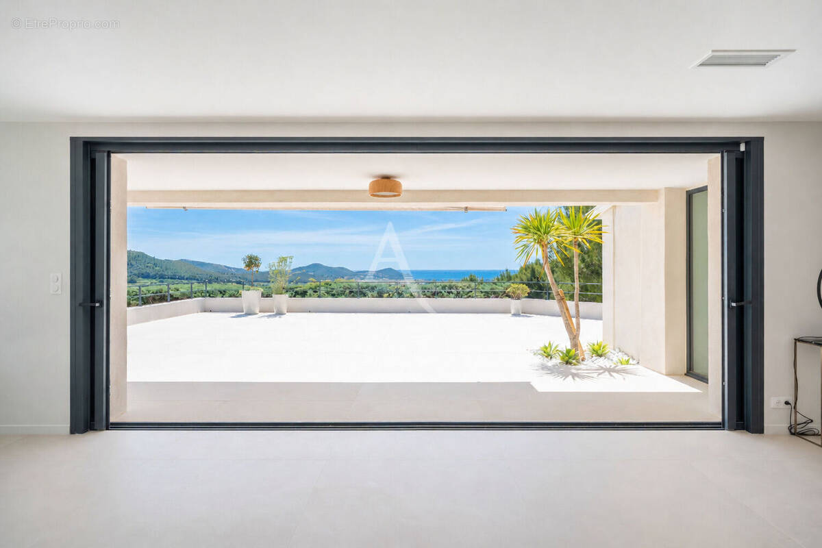 Maison à LA CADIERE-D'AZUR