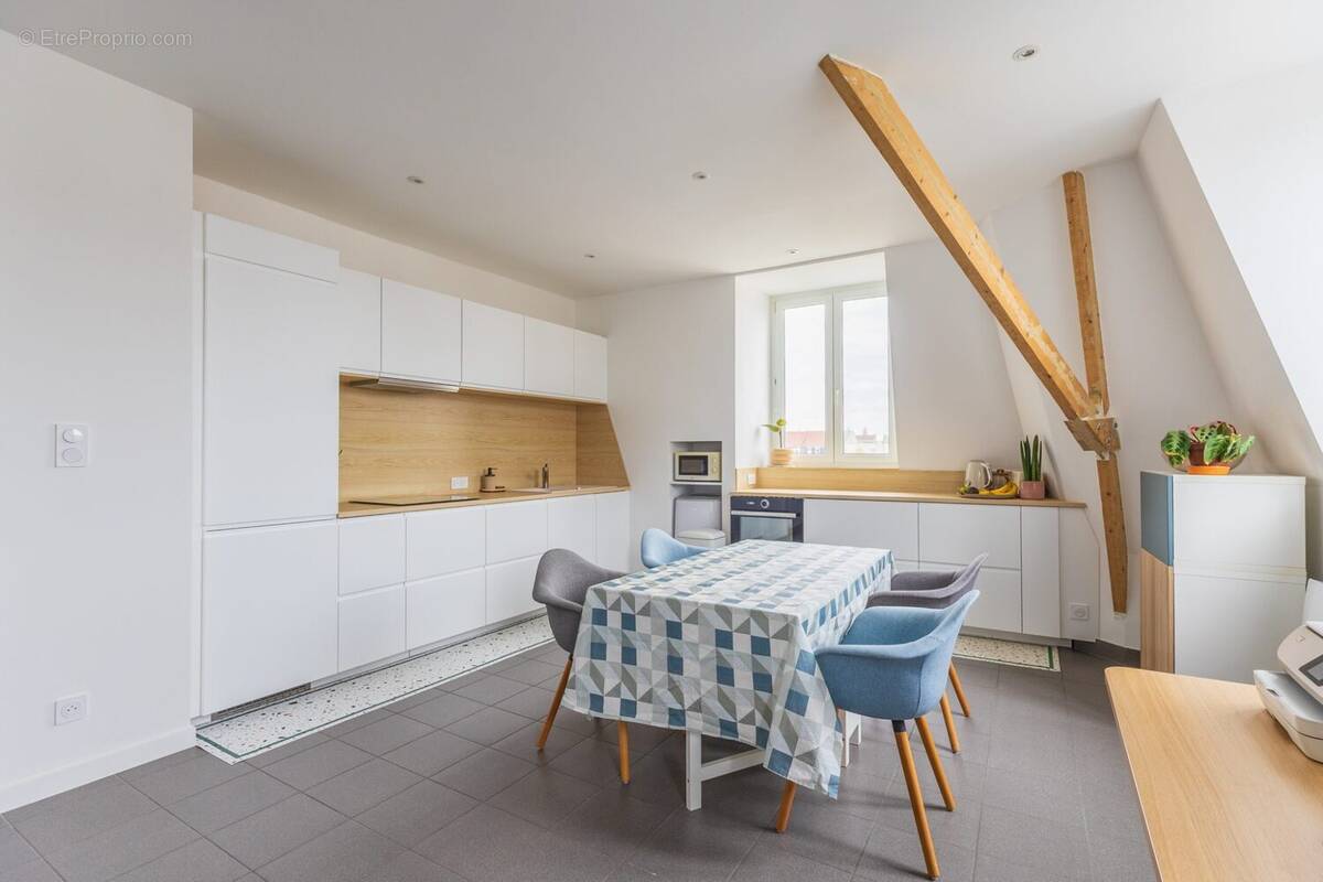 Pièce de vie / Cuisine - Appartement à ARMENTIERES