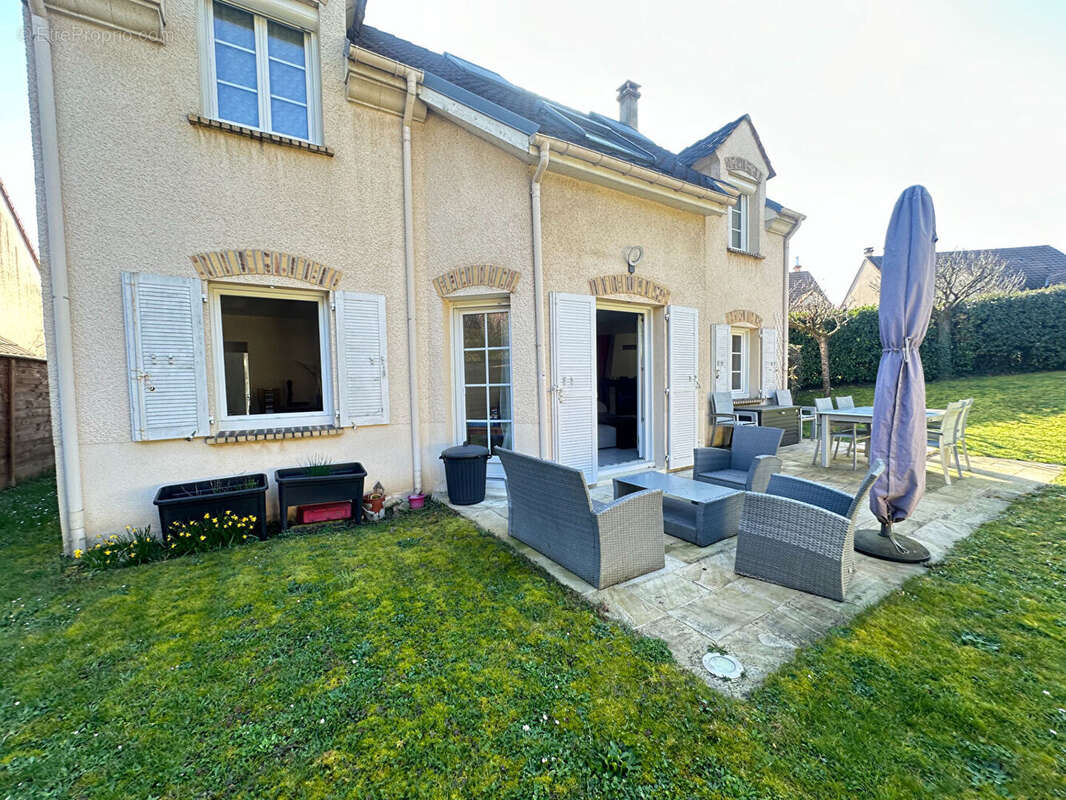 Maison à VERRIERES-LE-BUISSON