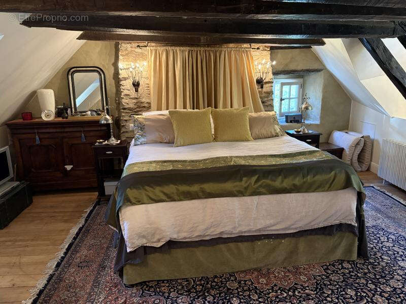 Maison à SEGUR-LE-CHATEAU