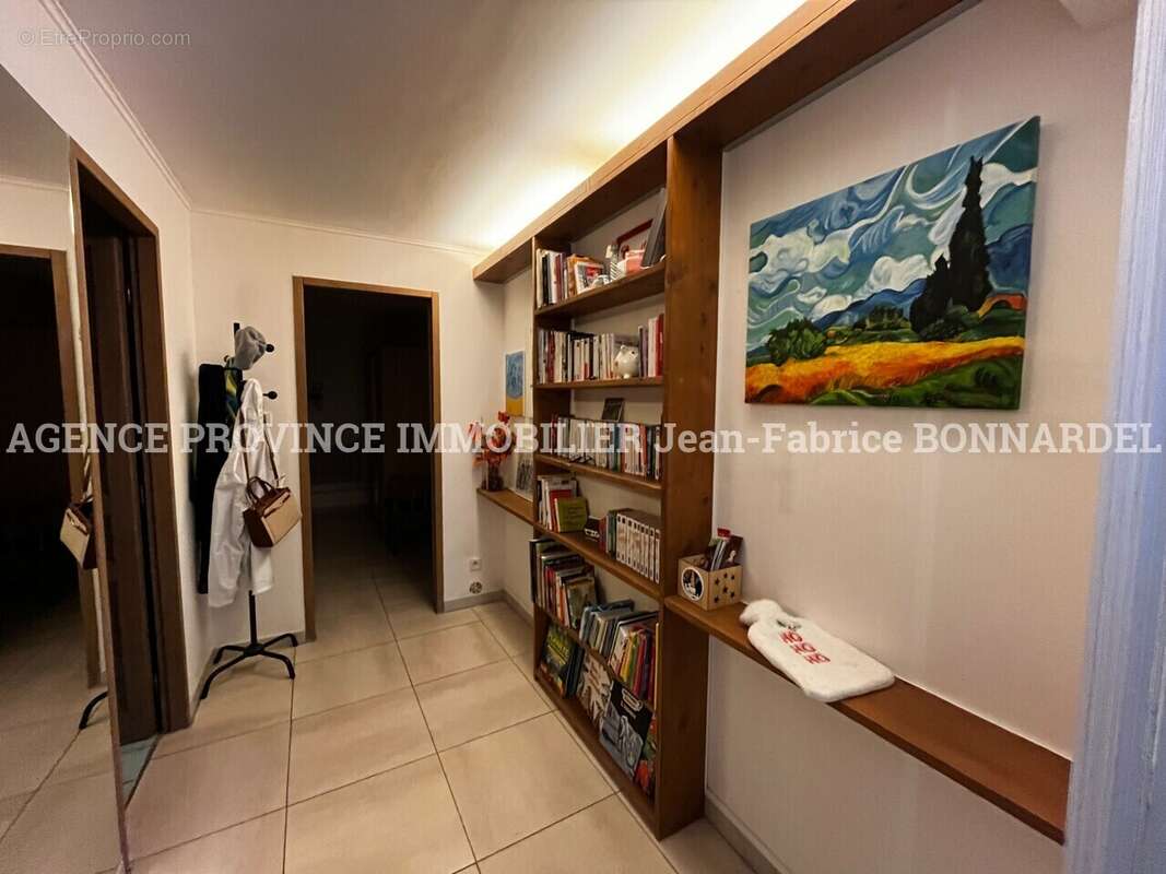 Appartement à LA BAUME-DE-TRANSIT