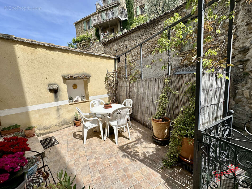 Maison à MIRABEL-AUX-BARONNIES