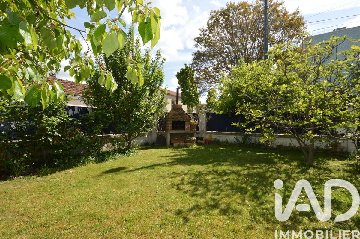 Photo 2 - Maison à SAINT-MAUR-DES-FOSSES
