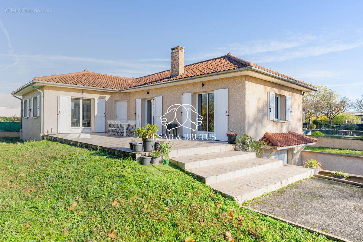 Maison à DECINES-CHARPIEU