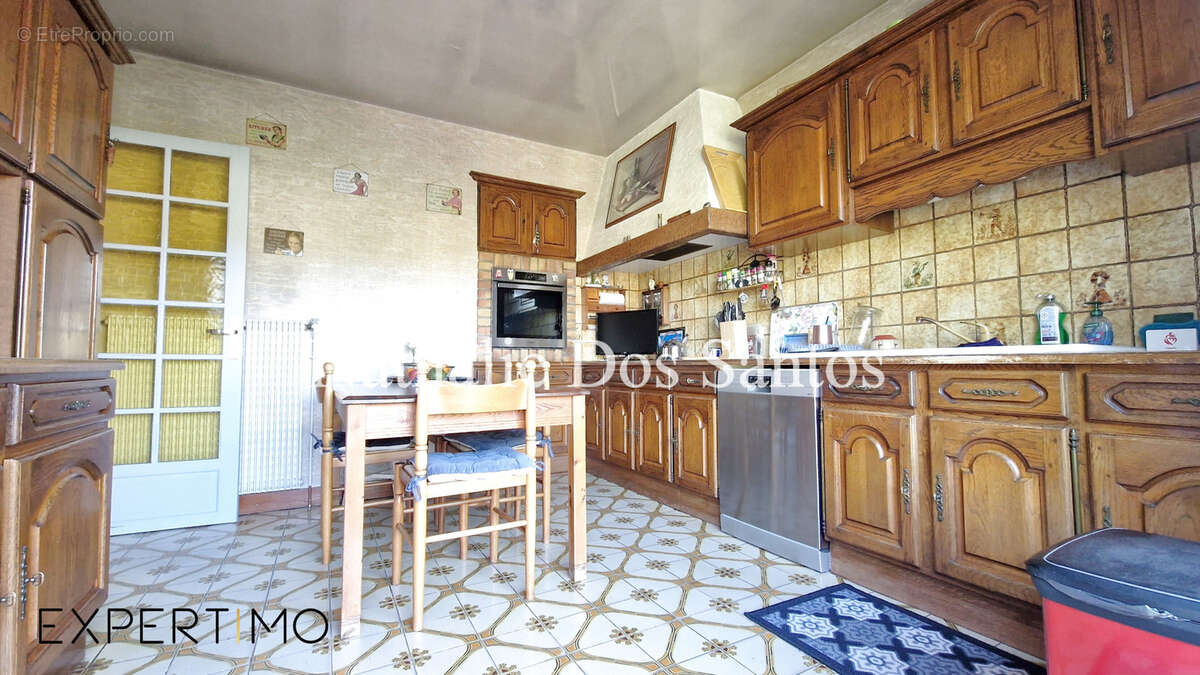 Maison à LINAS