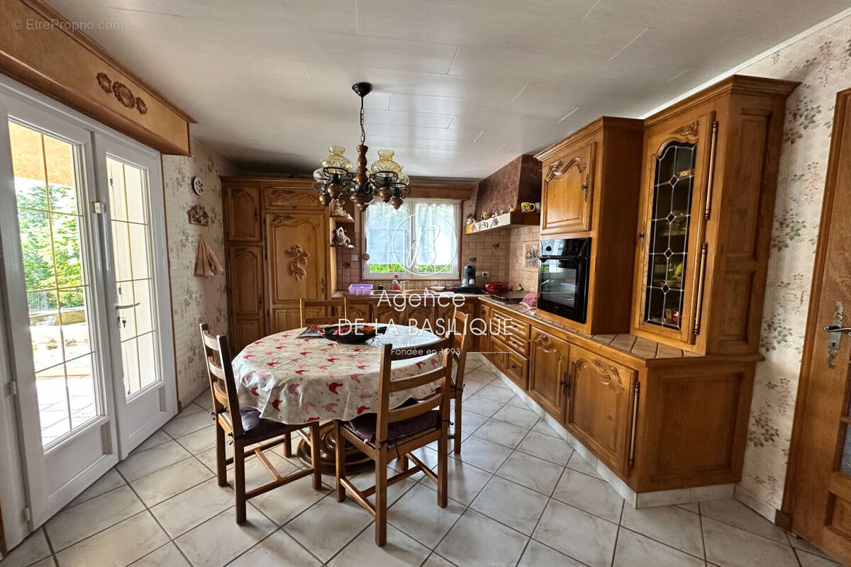 Maison à SAINT-MAXIMIN-LA-SAINTE-BAUME