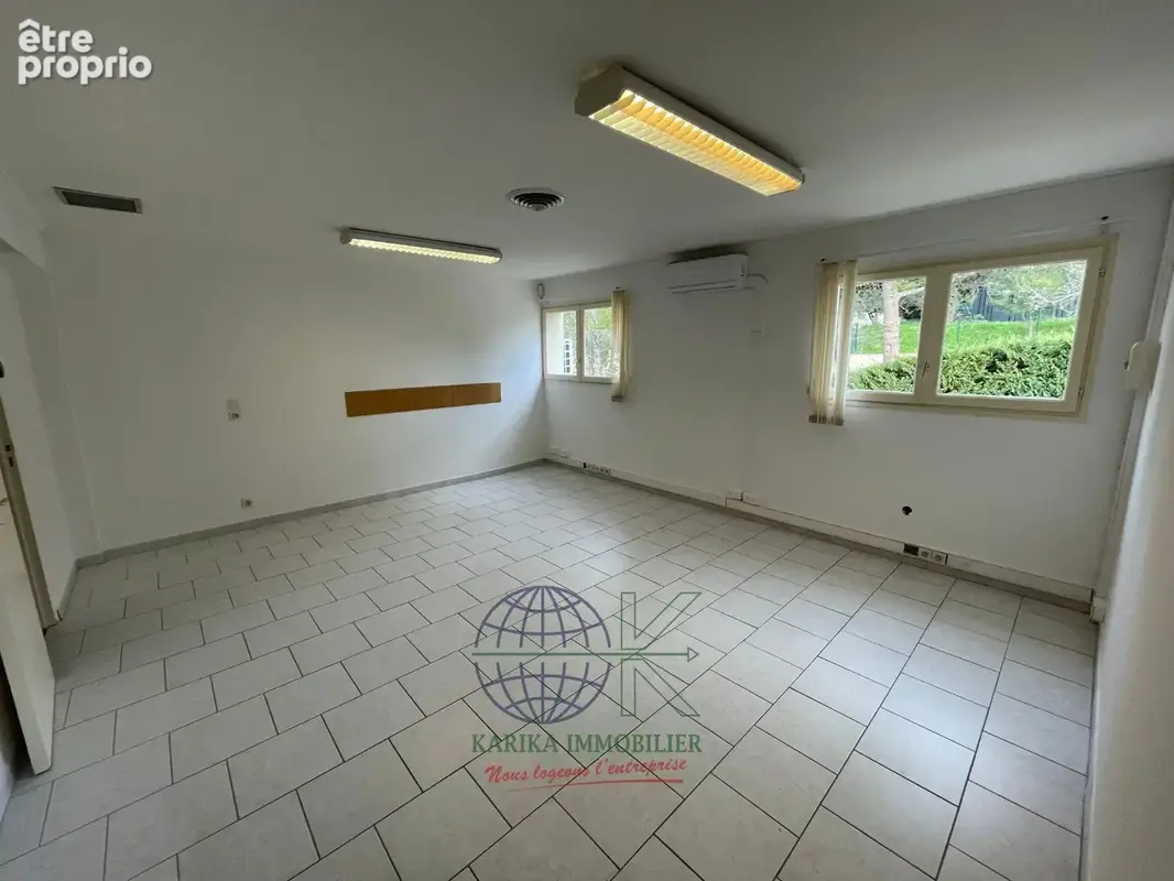Bâtiment d'activité 1330 m2 à Roquebrune sur Argens - photo 18