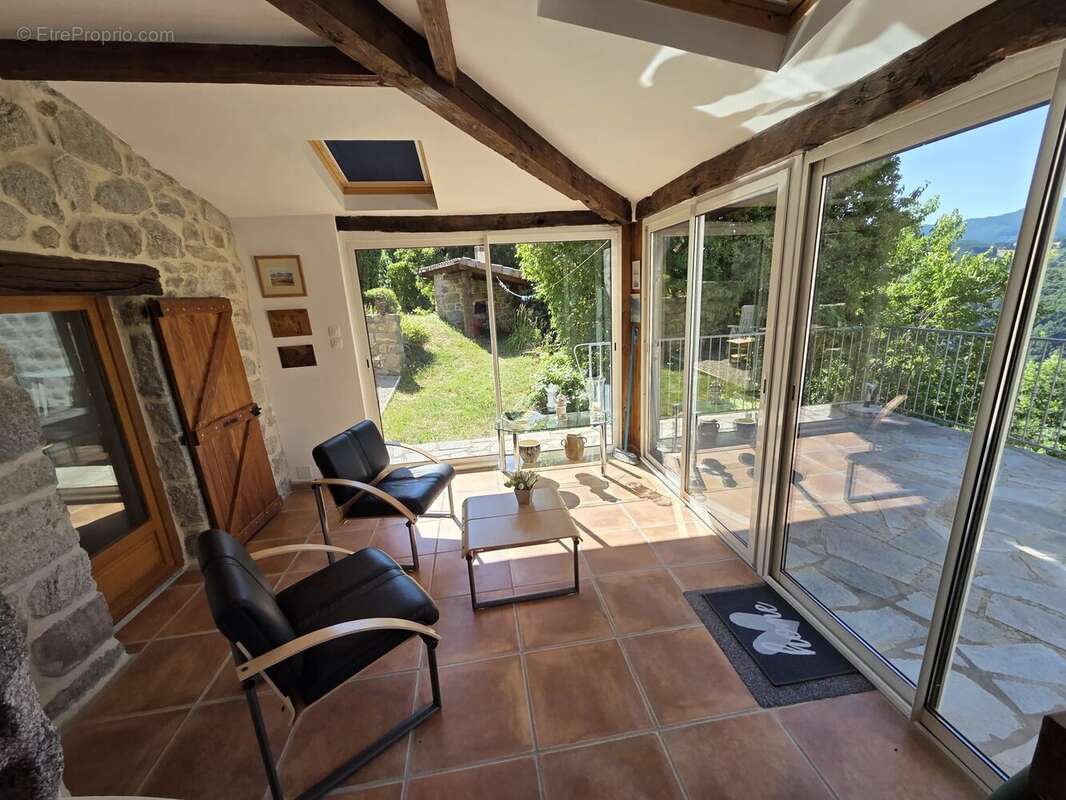 Maison à SAINT-JEAN-ROURE