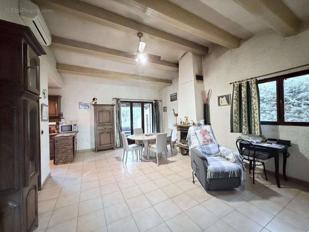 Maison à ROUSSILLON