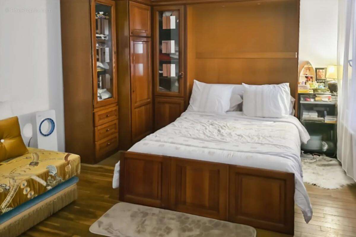 Appartement à COURBEVOIE