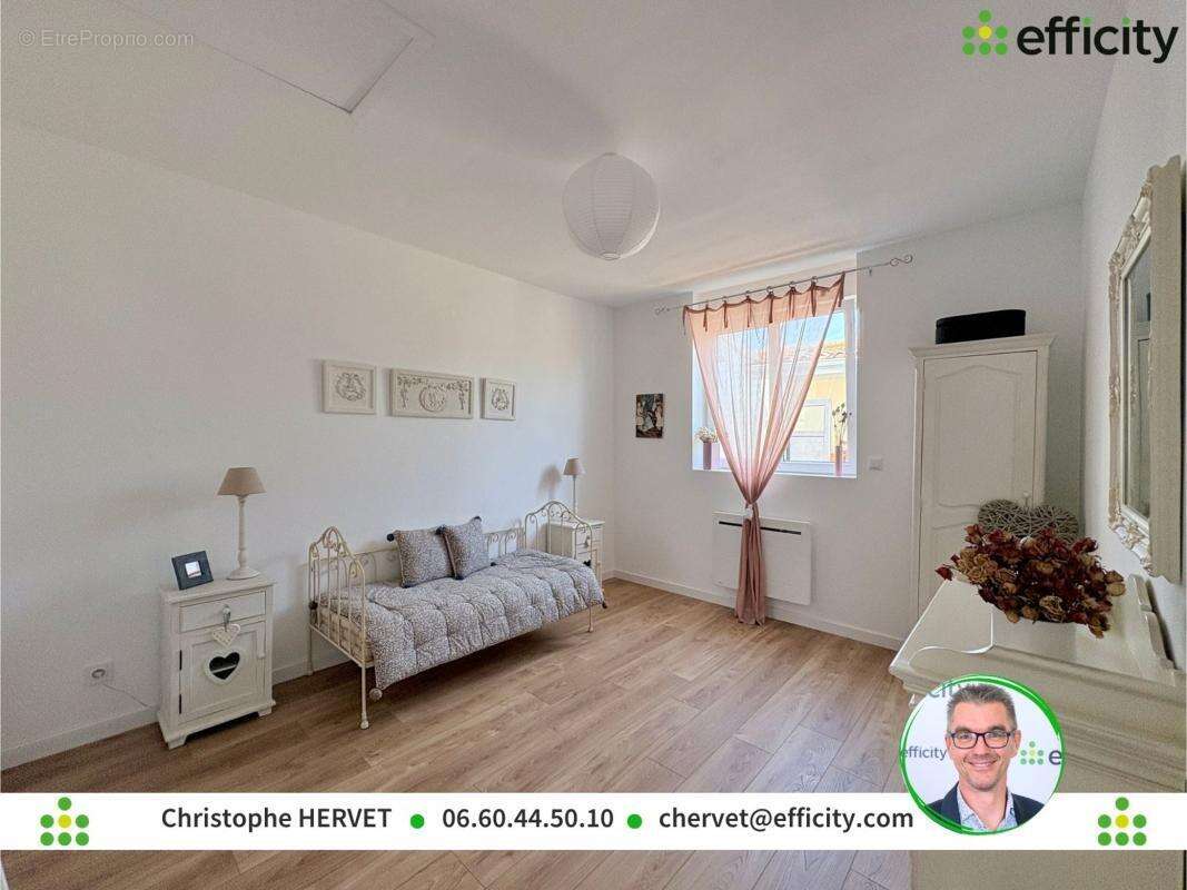 Maison 247 m² à Angouleme  - photo 11