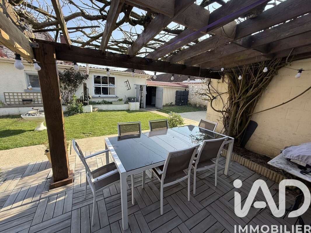 Maison 120 m² à La Neuville-Roy  - photo 4