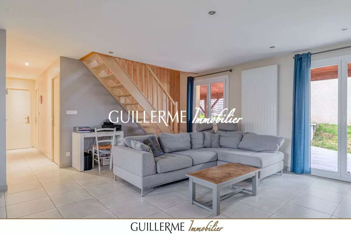 Maison à JASSANS-RIOTTIER