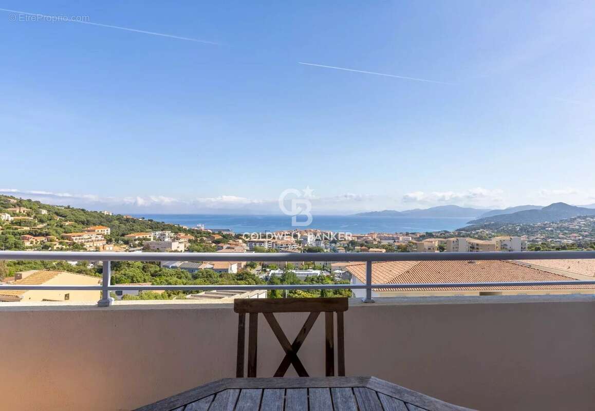 Appartement à L'ILE-ROUSSE