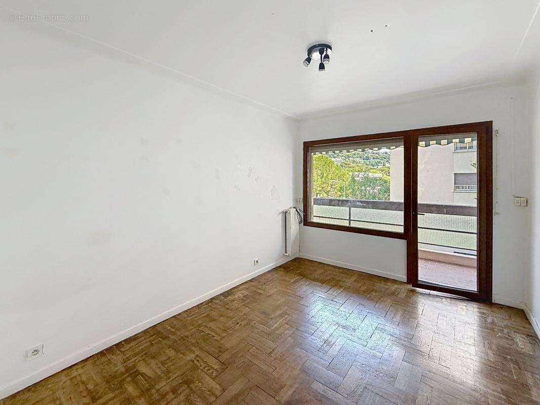 Appartement 95 m² à Le Cannet  - photo 4