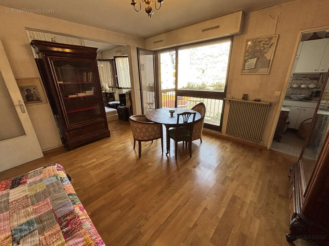 Appartement à PARIS-11E