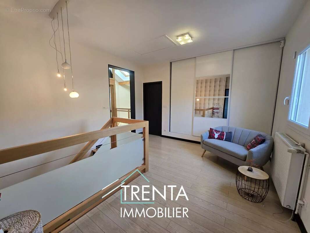 Maison à SAINT-JEAN-DE-MOIRANS