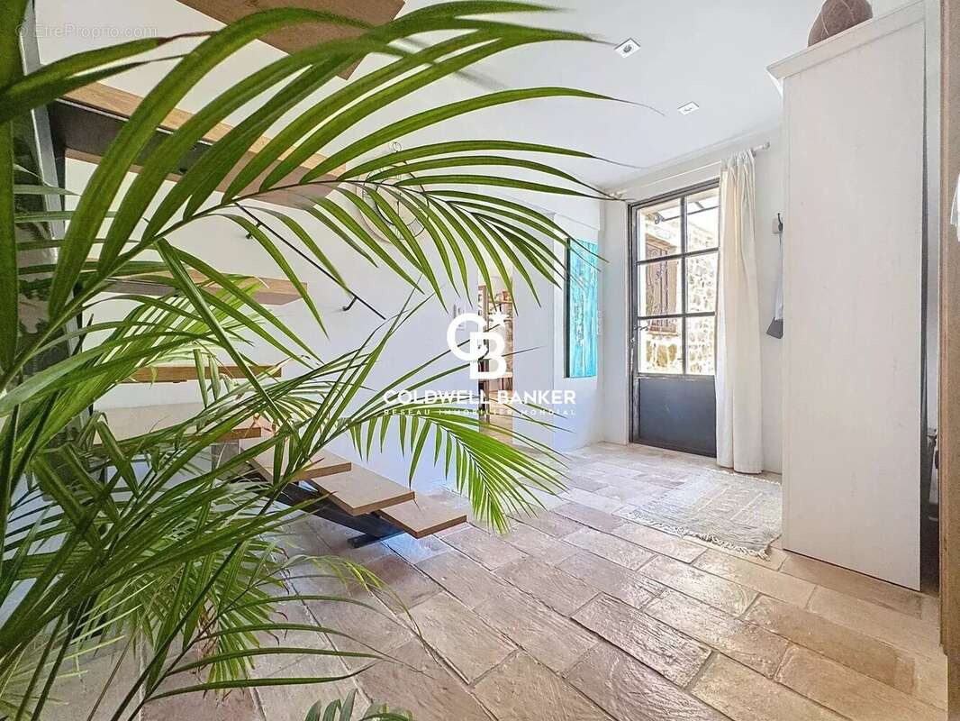 Maison à TOURRETTES