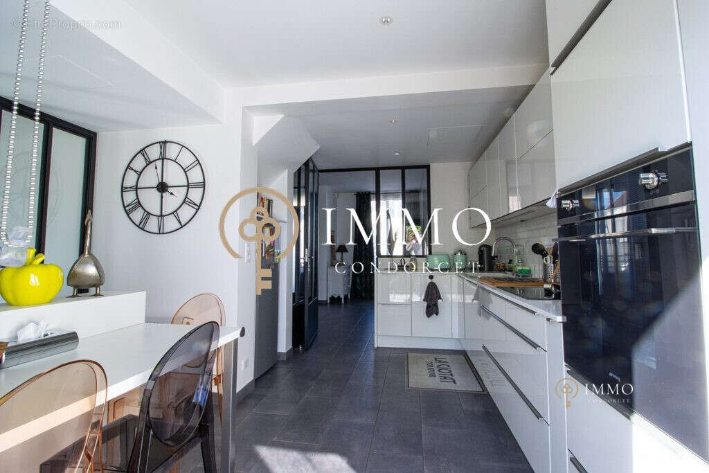 Maison à L'HAY-LES-ROSES