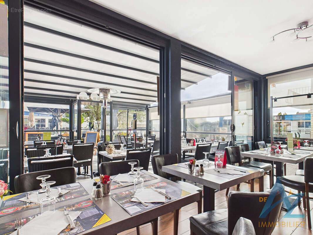 Commerce à MERVILLE-FRANCEVILLE-PLAGE