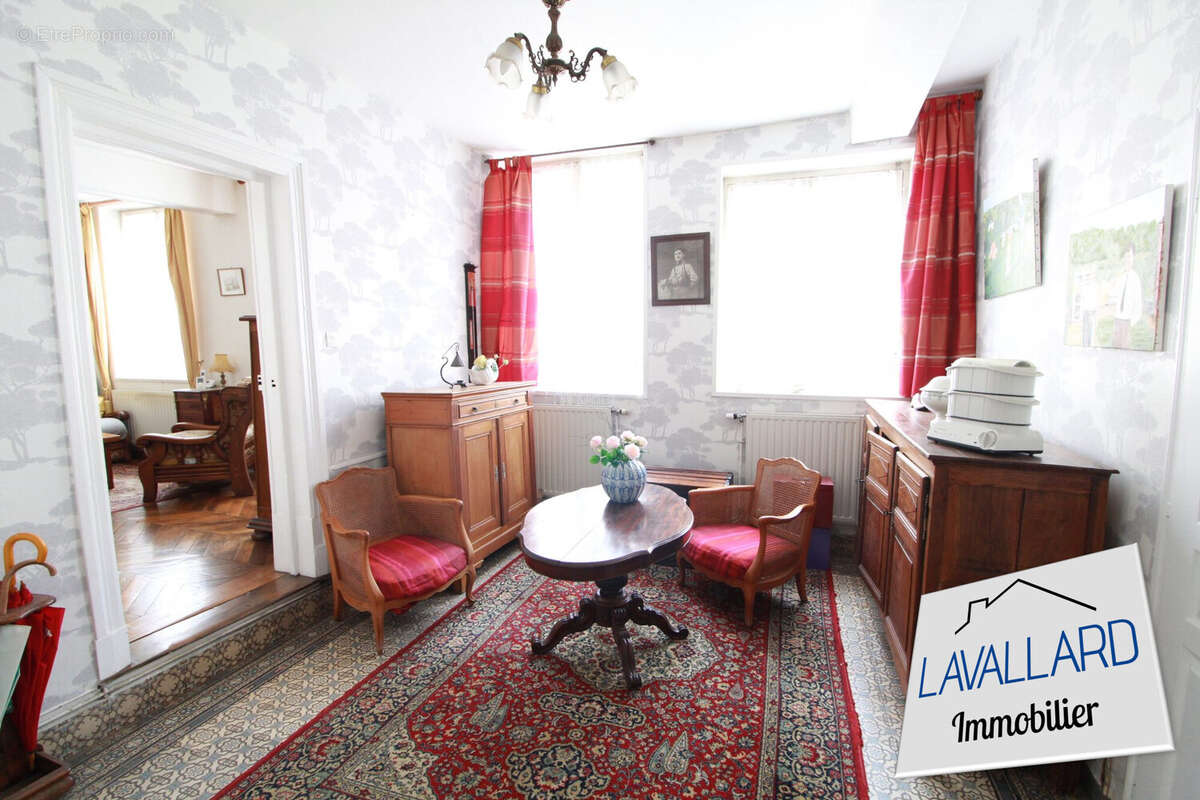 Maison à PAS-EN-ARTOIS