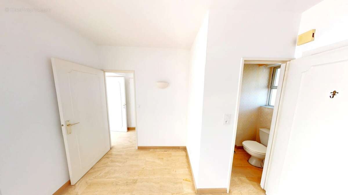 Appartement à VILLENEUVE-LOUBET