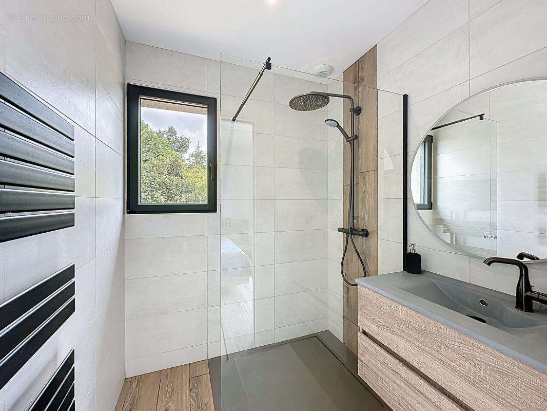 Maison à SAINTE-CATHERINE