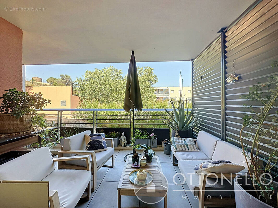 Appartement à ROQUEBRUNE-SUR-ARGENS