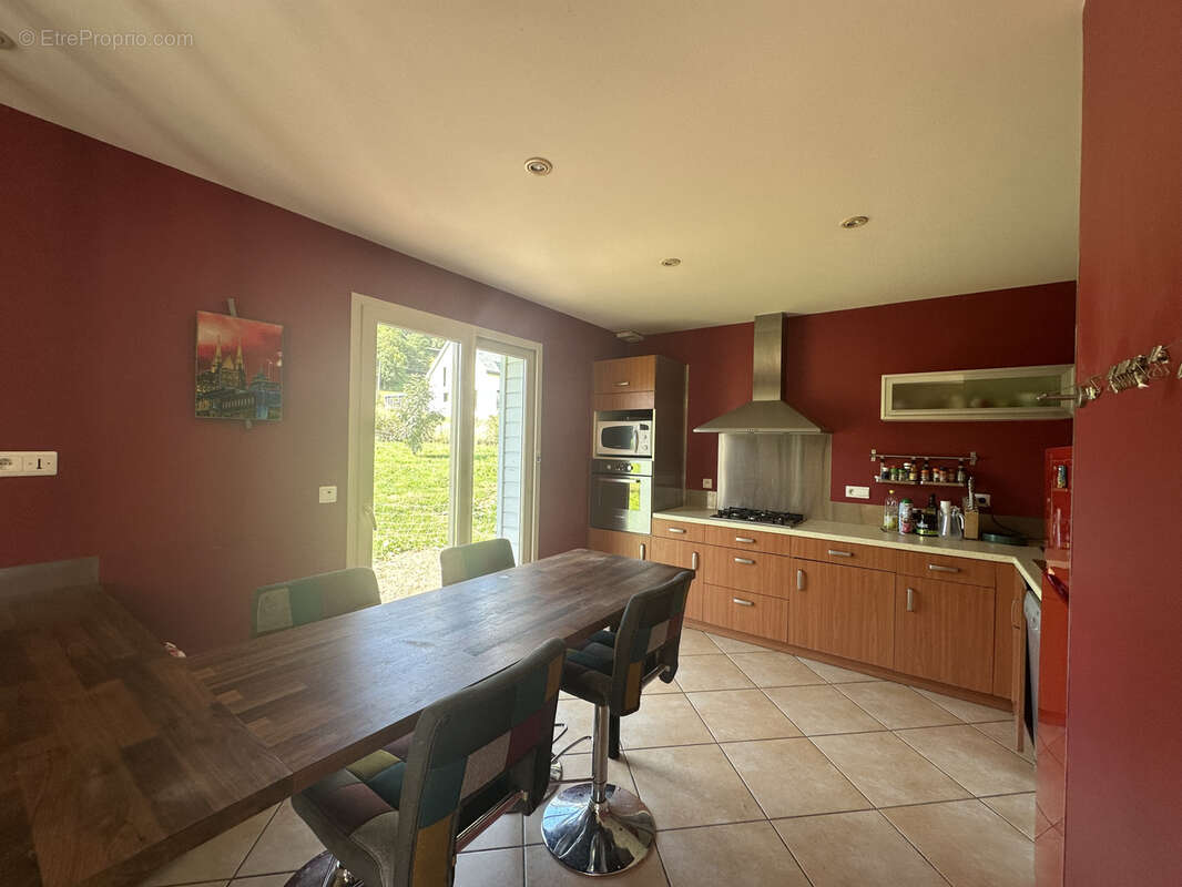 Maison à SAINT-BONNET-PRES-ORCIVAL