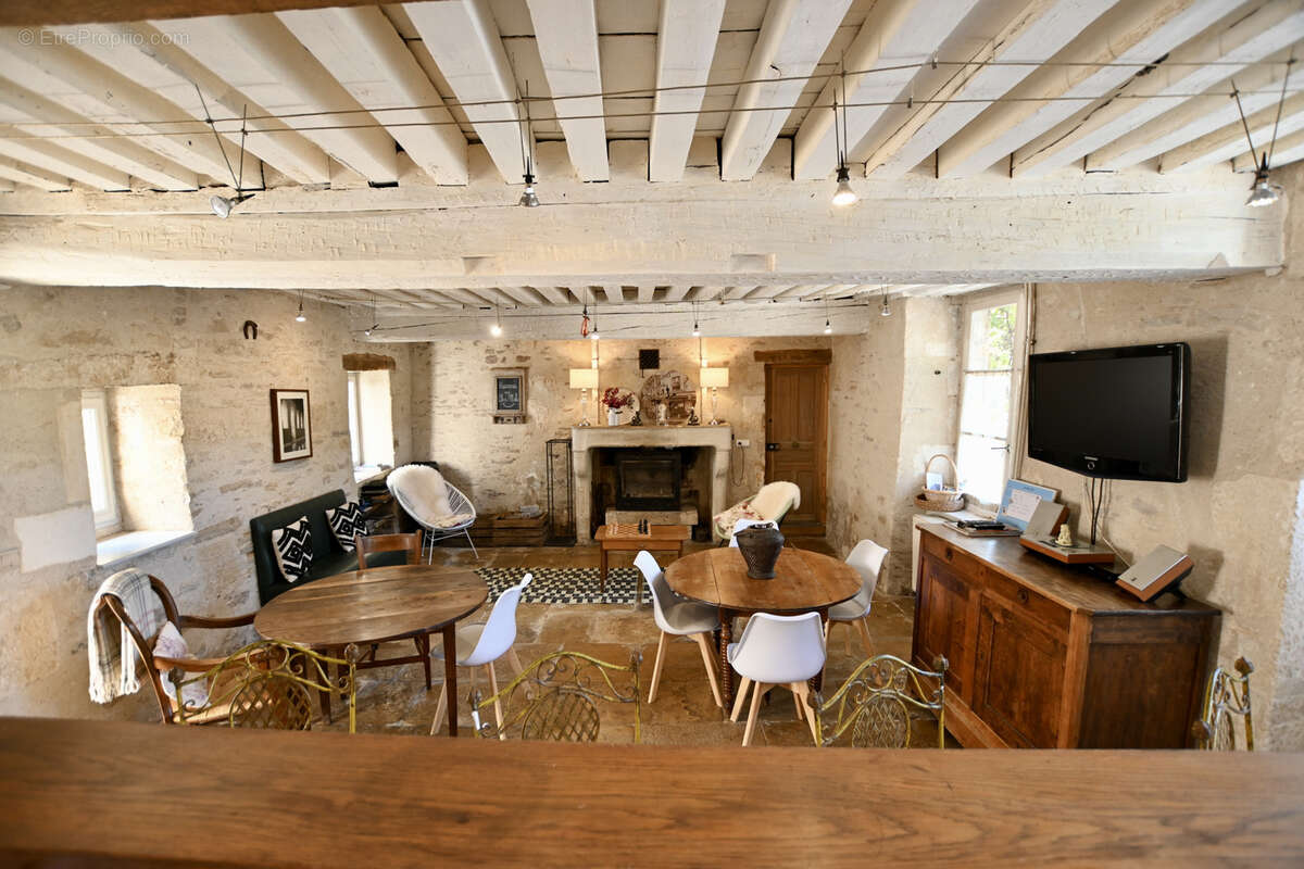 Maison à NOYERS
