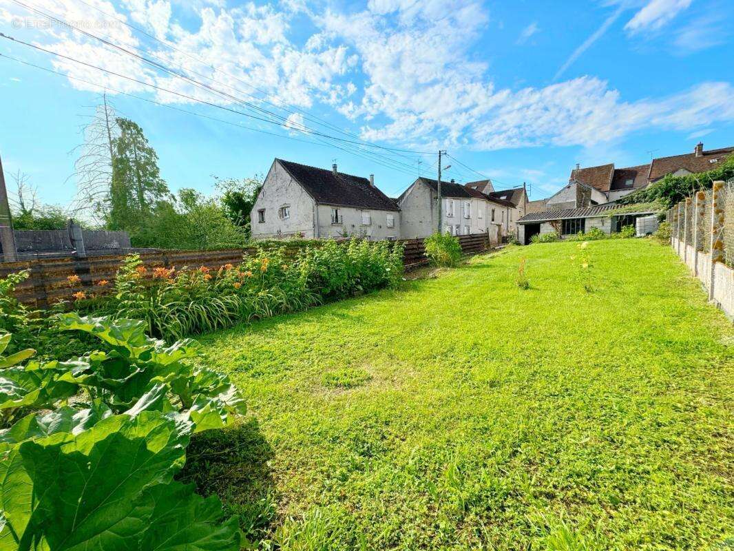 Maison à LA CHAPELLE-GAUTHIER