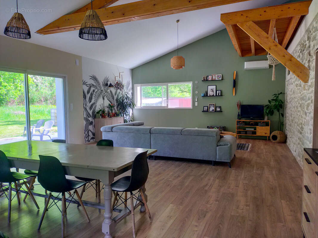 Maison à SAINT-SAUVEUR-DE-MEILHAN