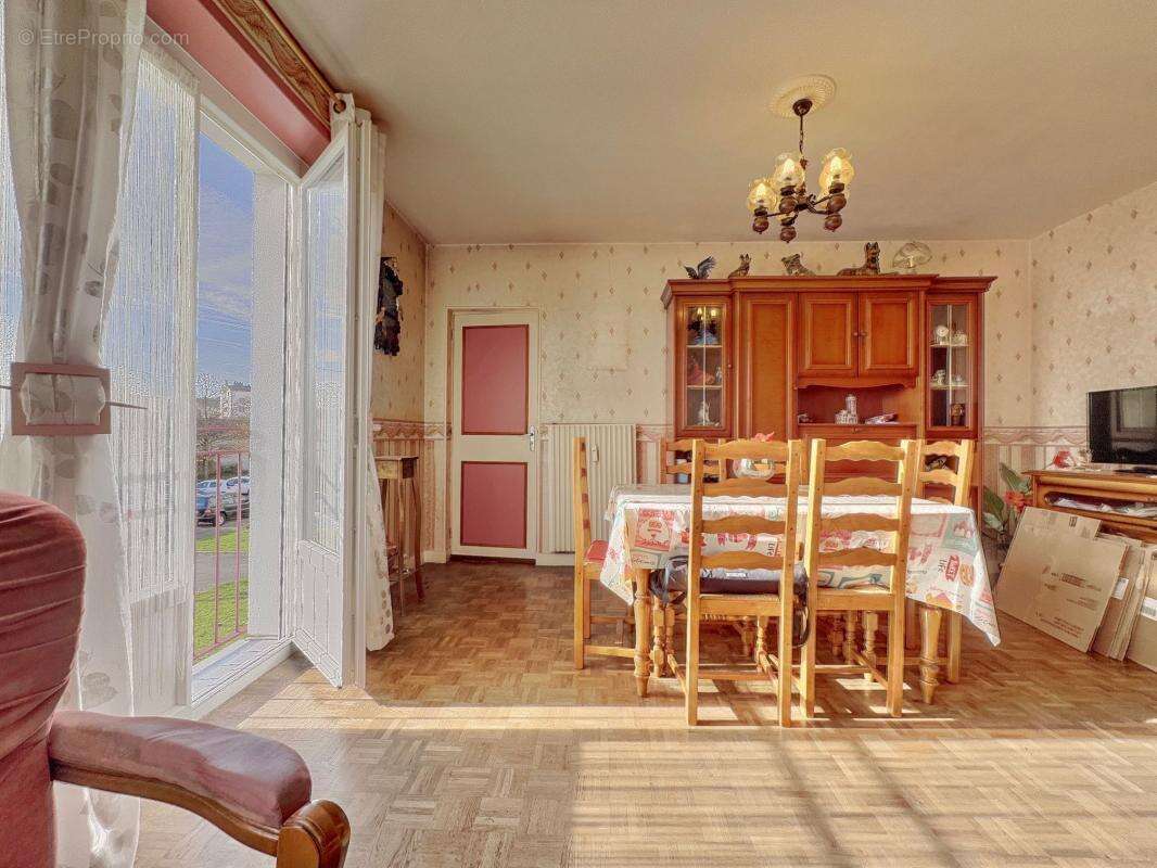 Appartement à CHENOVE