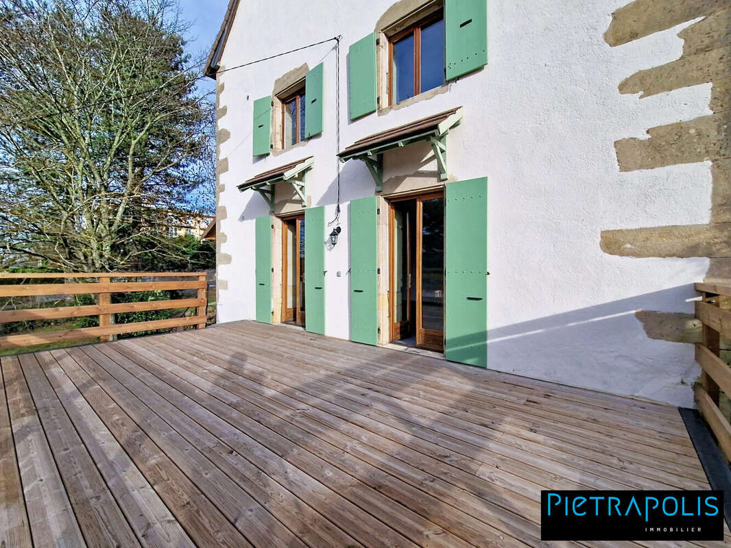 Maison à LA CLAYETTE