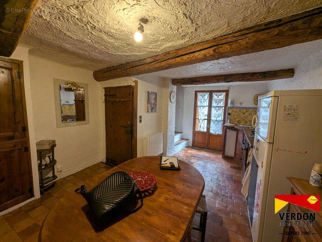 Maison à SAINT-JULIEN-DU-VERDON