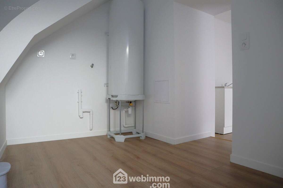 Attenante, la buanderie de 7 m2, - Maison à SAINT-SECONDIN