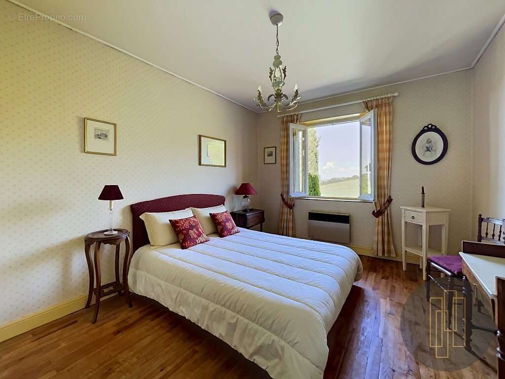 Maison en pierres dorees ville sur jarnioux - photo 8
