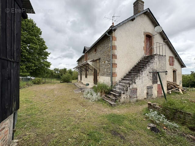 Maison à CERCY-LA-TOUR