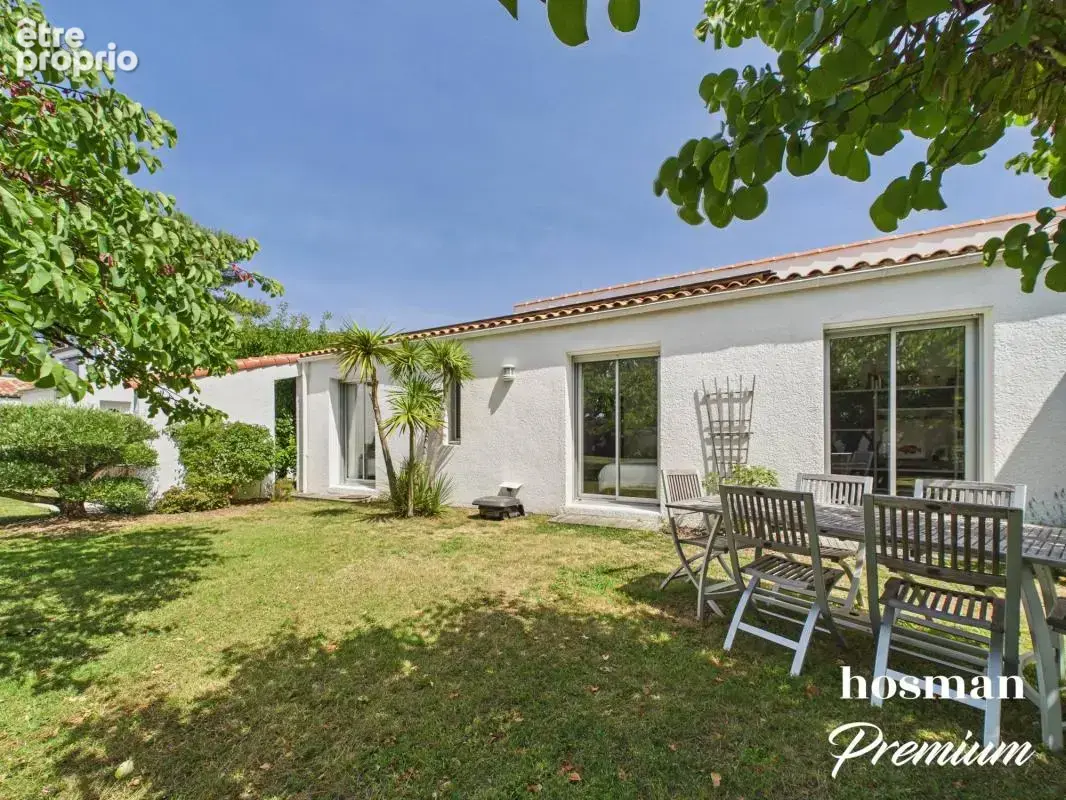 RARE Portes de la Rochelle – Propriété d’architecte avec piscine sur plus de 1 750 m² - photo 4