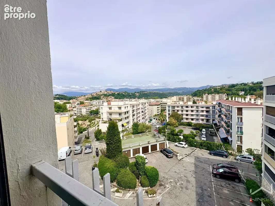 Studio lumineux - dernier étage vue dégagée château de Cagnes - photo 3