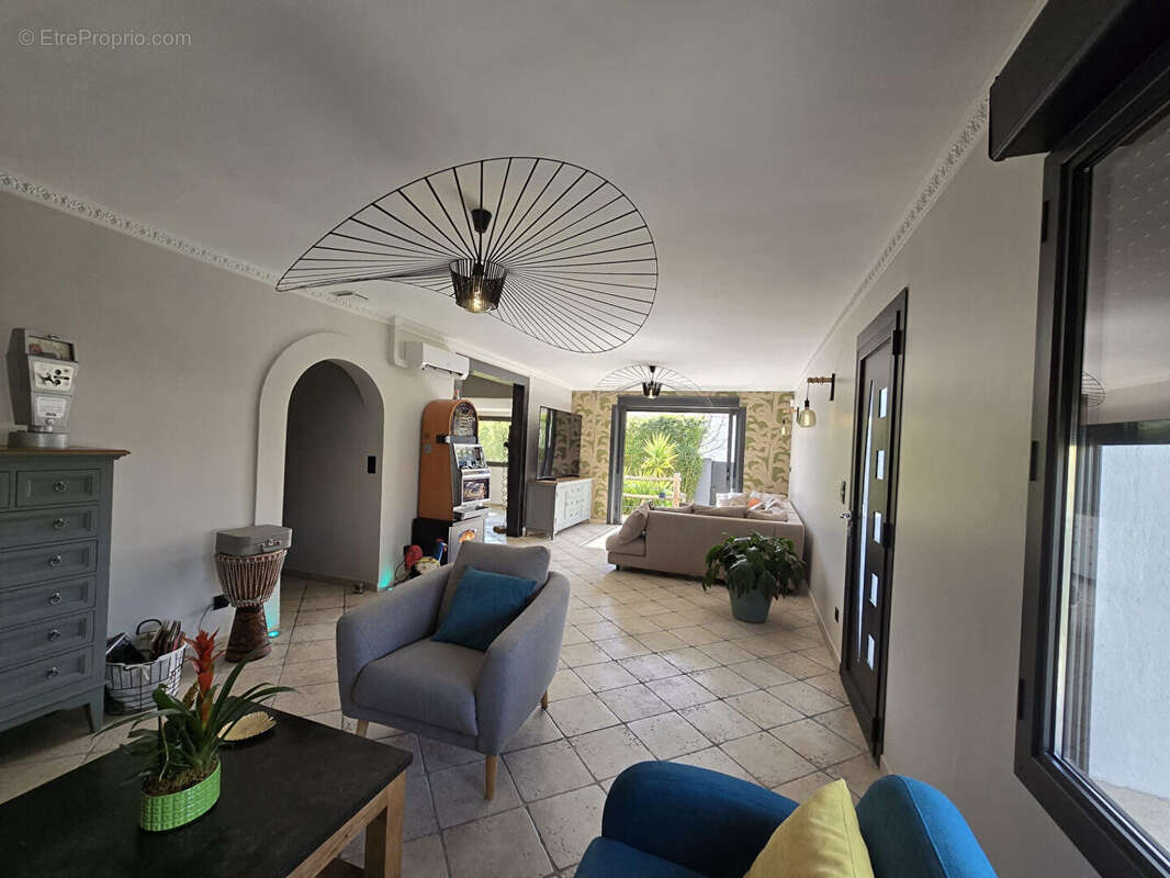 Maison à SAINT-VICTORET