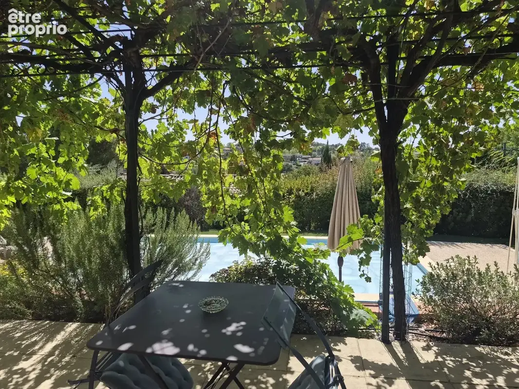 Contemporaine de 156 m² . Garage, piscine et vue - photo 3