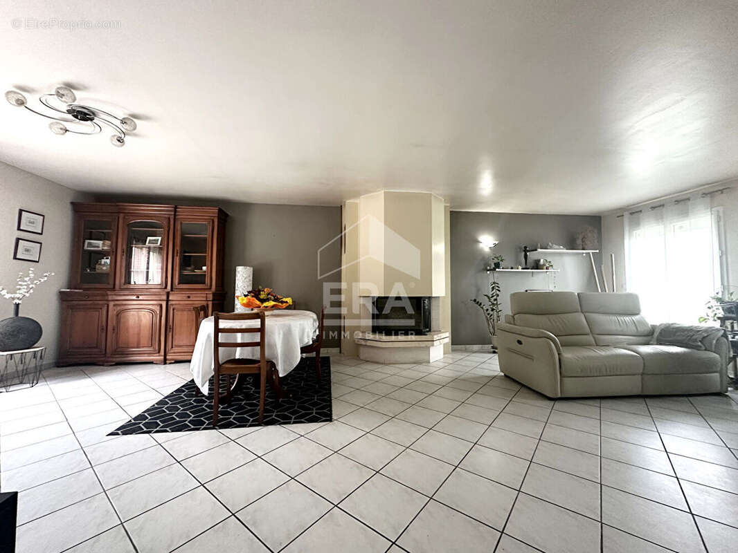 Maison à PONT-SUR-YONNE