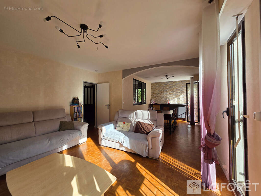 Appartement à GIF-SUR-YVETTE