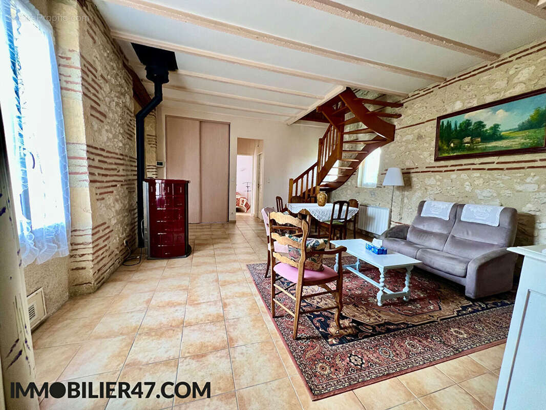 Maison à SAINTE-LIVRADE-SUR-LOT