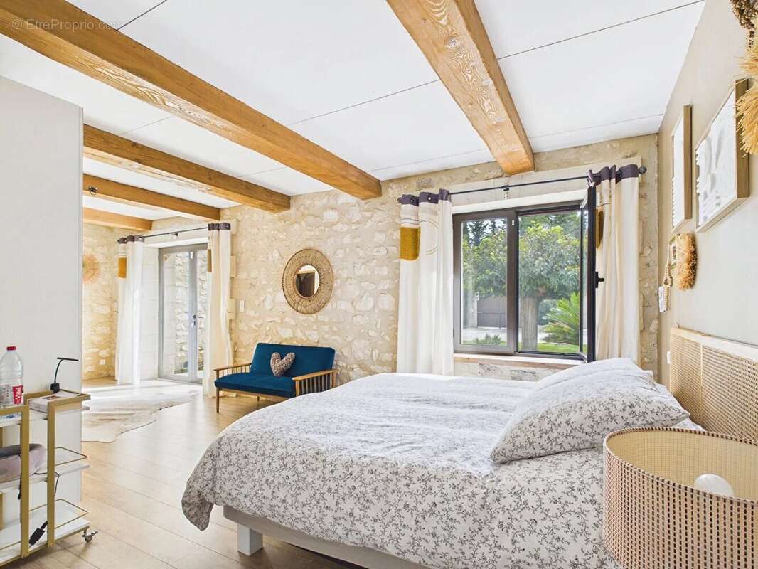 A Vendre : Mas en pierre avec piscine à Molleges - photo 20