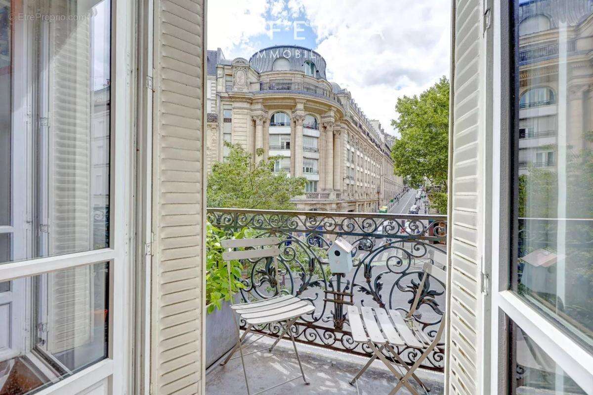Appartement à PARIS-18E