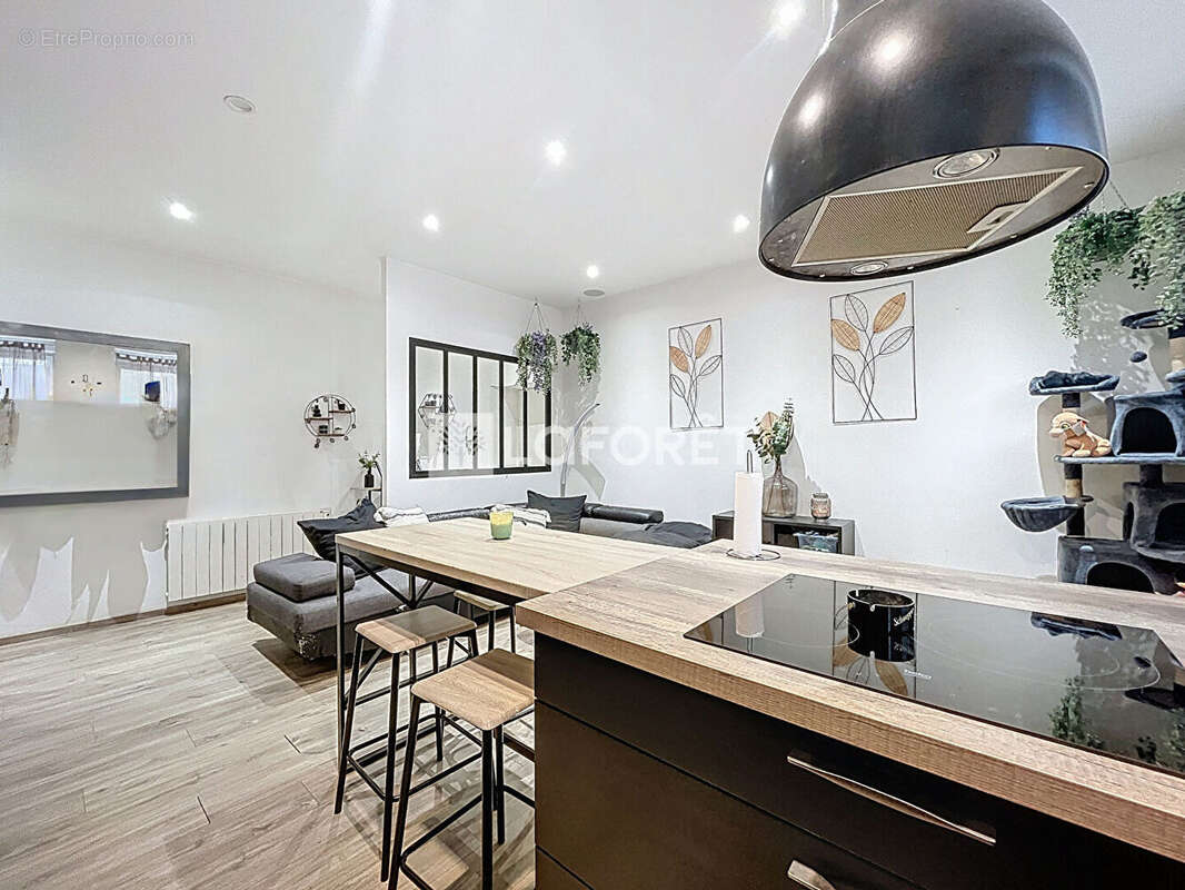 Appartement à SAINT-LAURENT-SUR-SAONE